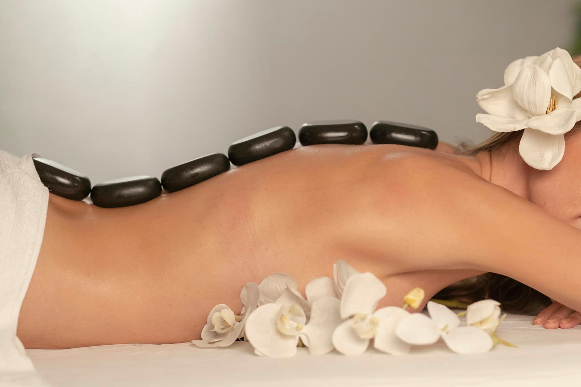The Rose & Silk Ritual — luxury spa ritual in Noida